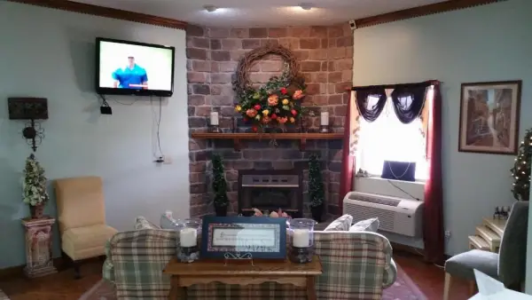 Hearthstone Inn 10